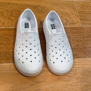 Harper Canyon White Perforated Kids Slip-On Sneakers
